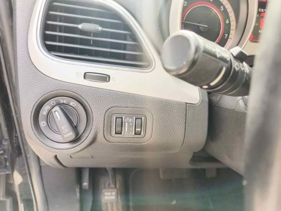 [上海·沪B] 二手道奇酷威2013款 2.4L 两驱尊尚版