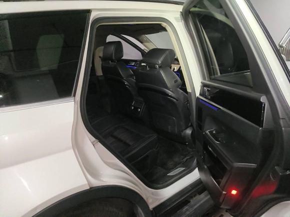 [南昌·赣A] 二手众泰众泰T8002018款 2.0T 自动尊贵智联型 7座