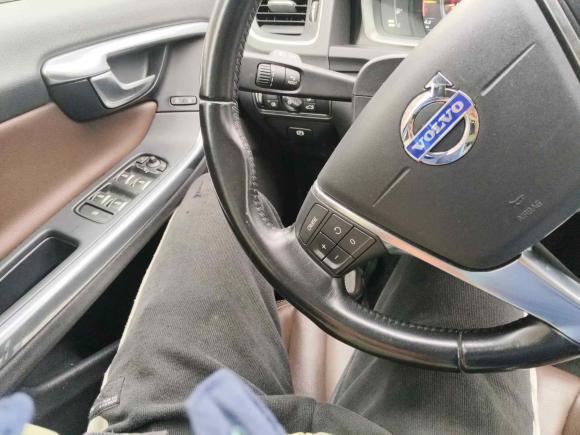 [上海·沪A] 二手沃尔沃沃尔沃S60插电式混动2015款 S60L E驱混动 T6智驭版