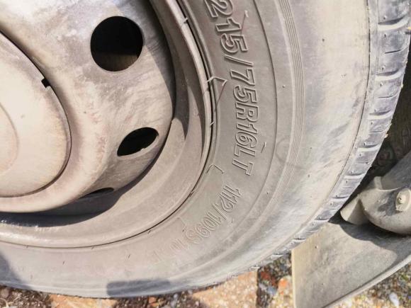 [常州·苏D] 二手上汽大通MAXUS新途V802021款 2.0T 手动经典傲运通短轴中顶5/6座