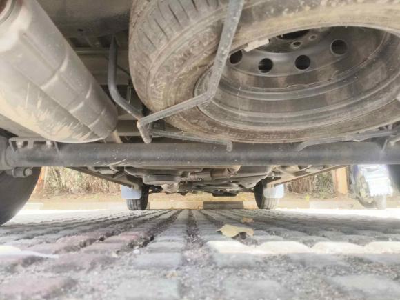 [无锡·苏B] 二手大通新途V802023款 2.0T 手动经典傲运通短轴超低顶5/6座