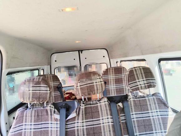 [济南·鲁A] 二手福特新世代全顺2016款 2.2T长轴6/7座中顶多功能车