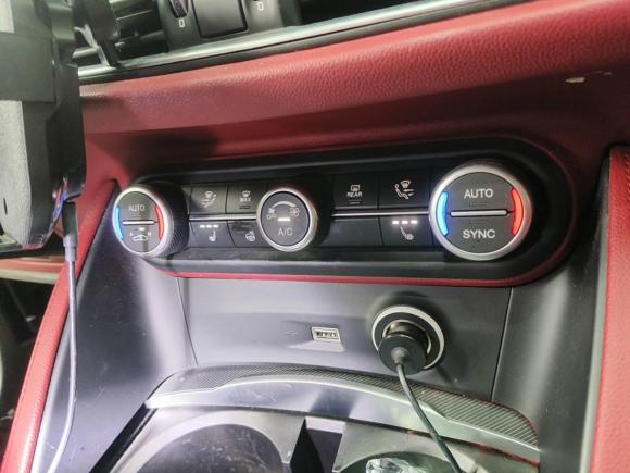 [上海·沪A] 二手阿尔法·罗密欧Stelvio斯坦维2020款 2.0T 280HP 赛道限量版