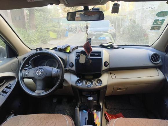 [南京·苏L] 二手丰田RAV4荣放2011款 2.0L 手动经典版