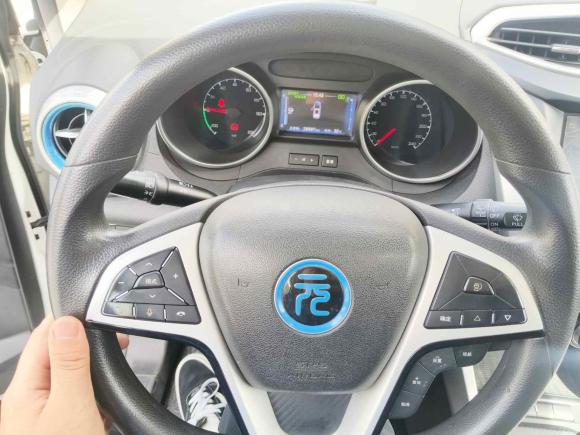[广州·粤A] 二手比亚迪元新能源2018款 EV360 智联炫酷型