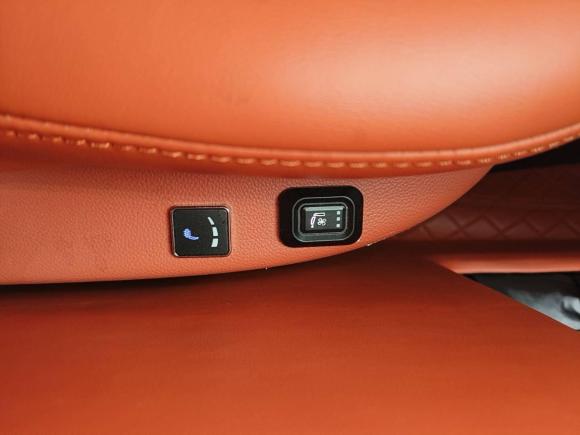 [宁波·浙B] 二手福特全顺2023款 2.0T柴油自动多功能商用车中轴中顶5/6座