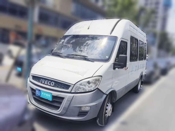 依維柯依維柯褒迪2017款 2.5T尊享A37客車高頂6-7座47Z5「合肥二手車」「天天拍車」