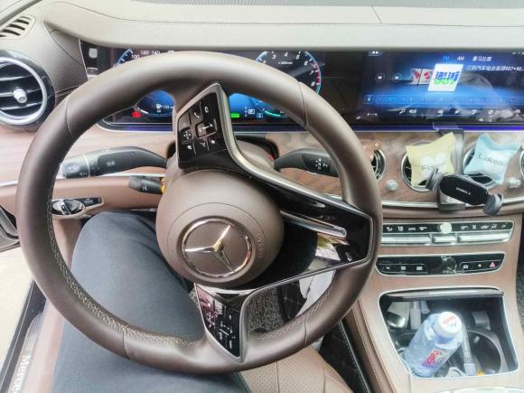 [无锡·苏B] 二手奔驰奔驰E级新能源2022款 改款三 E 350 e L 插电式混合动力轿车