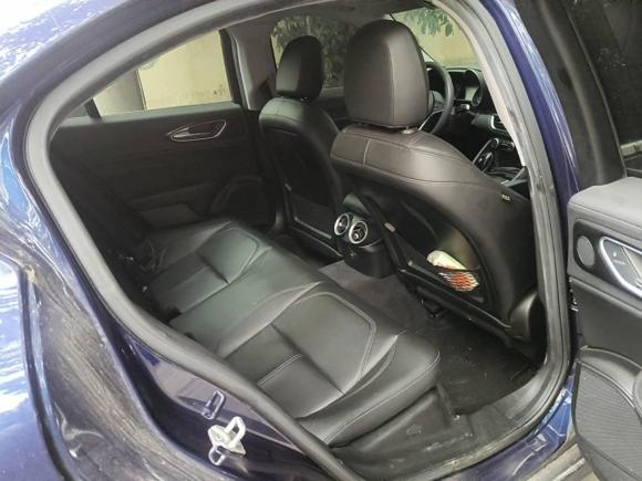 [上海·沪D] 二手阿尔法·罗密欧Giulia朱丽叶2017款 2.0T 200HP 豪华版