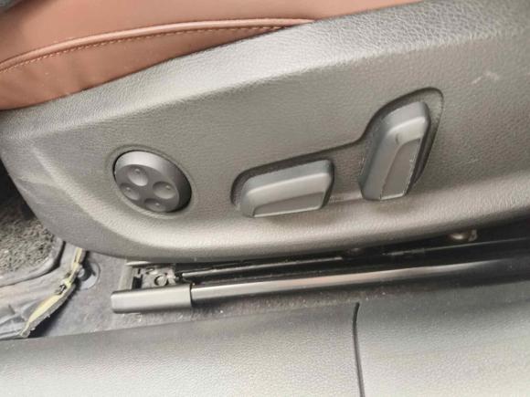 [杭州·浙A] 二手奥迪奥迪A4L2018款 30周年年型 40 TFSI 时尚型