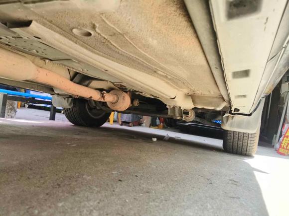 [深圳·粤B] 二手路虎神行者22013款 2.0T Si4 SE汽油版