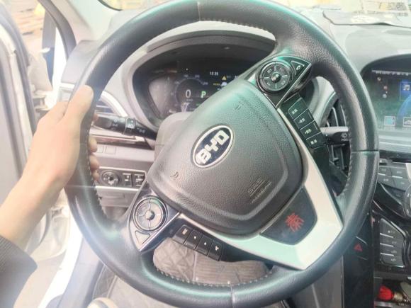 [深圳·粤B] 二手比亚迪秦新能源2015款 1.5T 双冠旗舰Plus版