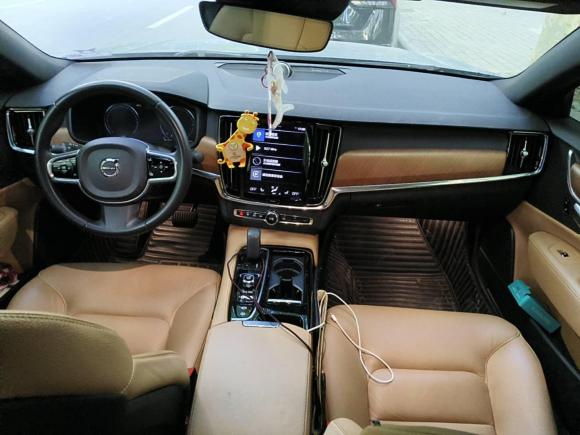 [武汉·鄂A] 二手沃尔沃沃尔沃S90插电式混动2020款 T8 E驱混动 智逸豪华版
