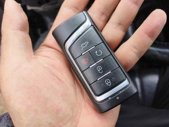 [上海·苏E] 二手广汽传祺传祺GS82017款 320T 两驱豪华智联版（七座）