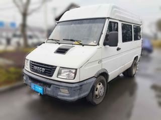 依维柯依维柯得意2017款 2.5T A35客车5-7座47Z5「上海二手车」「天天拍车」