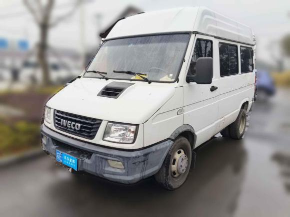 [上海·苏E] 二手依维柯依维柯得意2017款 2.5T A35客车5-7座47Z5