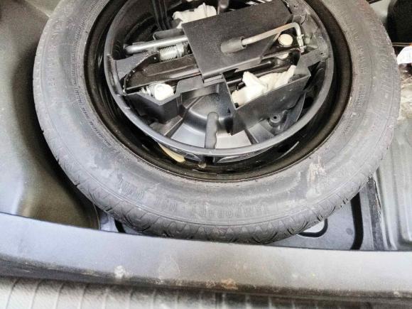 [上海·沪C] 二手奔驰奔驰E级2015款 E 320 L 运动型 4MATIC