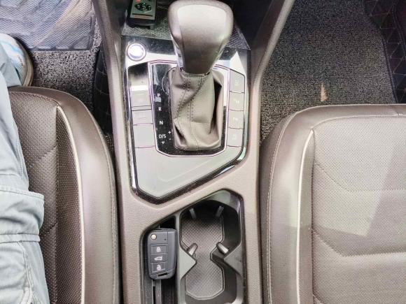 [上海·沪B] 二手大众途观L2018款  330TSI 自动两驱旗舰版