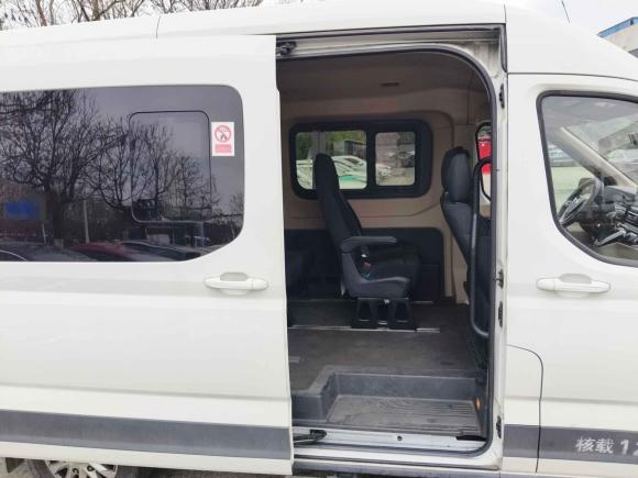 [上海·沪F] 二手上汽大通MAXUS新途V902019款 2.0T自动智达后驱单胎长轴高顶12座