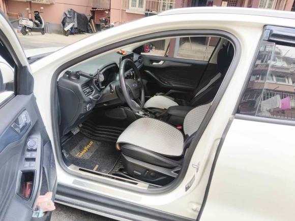 [上海·沪F] 二手福特福克斯Active2020款 EcoBoost 180 自动劲耀型