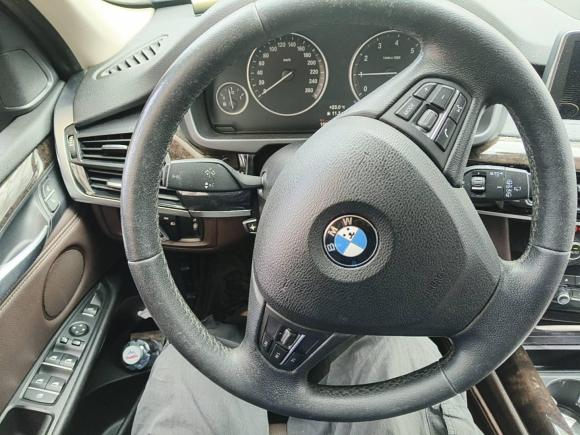 [上海·沪C] 二手宝马宝马X52015款 xDrive28i