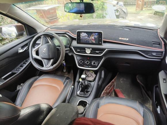 [上海·沪C] 二手五菱汽车五菱宏光S32018款 1.5L 手动标准型 国V