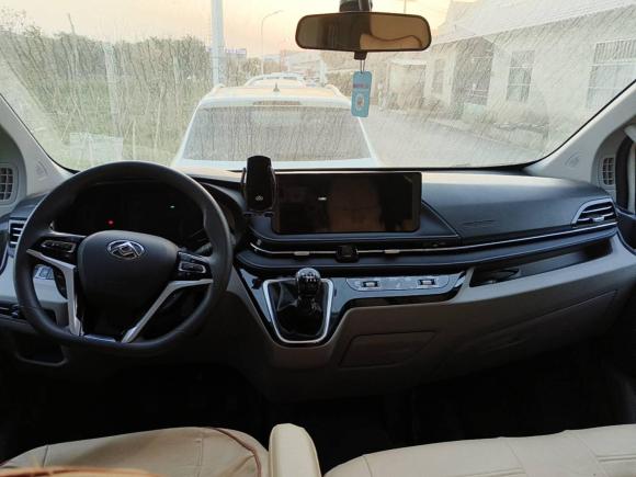 [上海·鲁R] 二手上汽大通MAXUS新途V702023款 2.0T 精英版 手动短轴低顶 5/6座（125Ps）