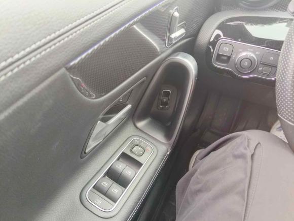 [湖州·苏B] 二手奔驰奔驰A级2020款 改款 A 200 L 运动轿车时尚型