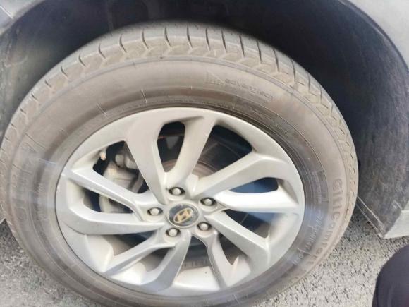 [成都·川A] 二手现代途胜2015款 1.6T 双离合两驱智能型