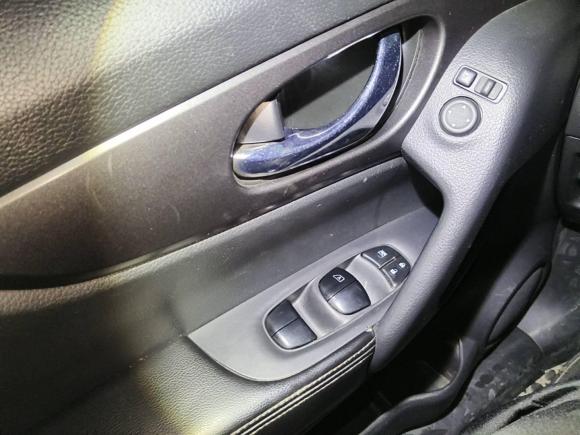 [武汉·鄂A] 二手日产奇骏2015款 2.0L CVT舒适MAX版 2WD