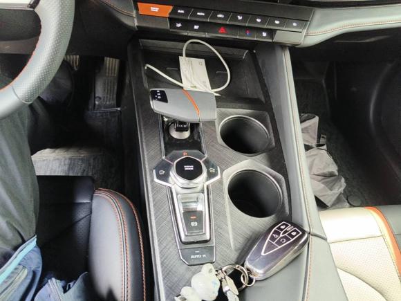 [杭州·浙A] 二手长安长安UNI-V2024款 1.5T 尊贵型