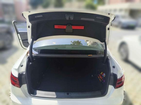 [上海·沪F] 二手奥迪奥迪A4L2018款 30周年年型 40 TFSI 进取型