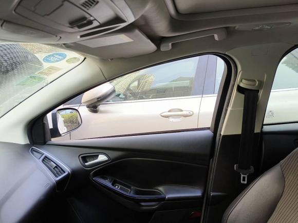 [西安·陕A] 二手福特福克斯2012款 三厢 1.6L 自动风尚型