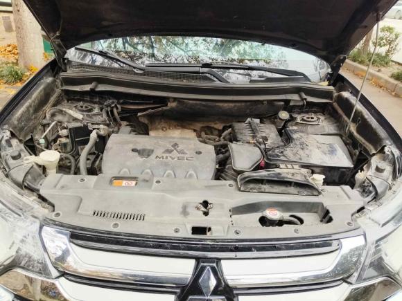 [西安·陕A] 二手三菱欧蓝德2016款 2.4L 四驱精英版 5座