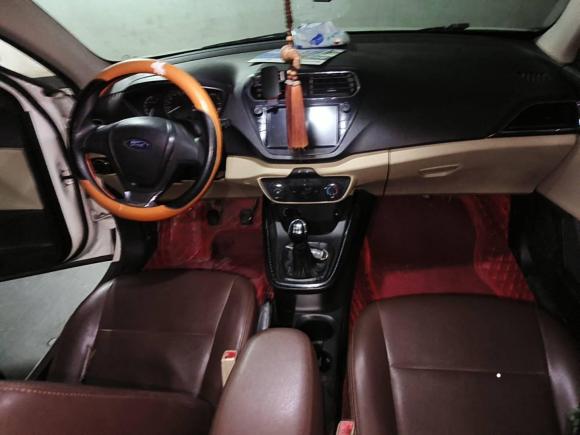 [南京·皖M] 二手福特福睿斯2015款 1.5L 手动舒适型