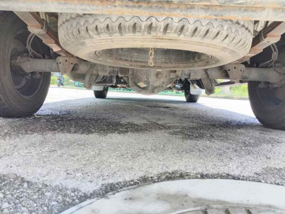 [上海·沪G] 二手依维柯依维柯得意2023款 2.5T V35厢式运输车短轴中顶单胎侧拉门2-3座