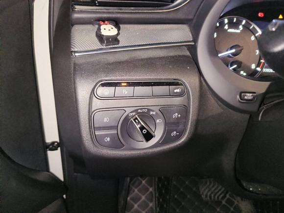 [深圳·粤B] 二手英菲尼迪英菲尼迪QX502018款 2.0T 四驱智能版