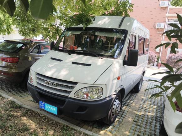 [苏州·苏E] 二手依维柯依维柯褒迪2017款 2.5T经典A32客车中顶6-7座47Z5