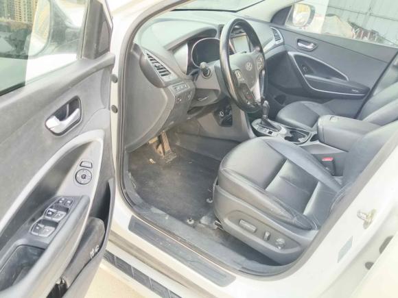 [济南·鲁A] 二手现代胜达2015款 2.4L 自动四驱智能型 5座