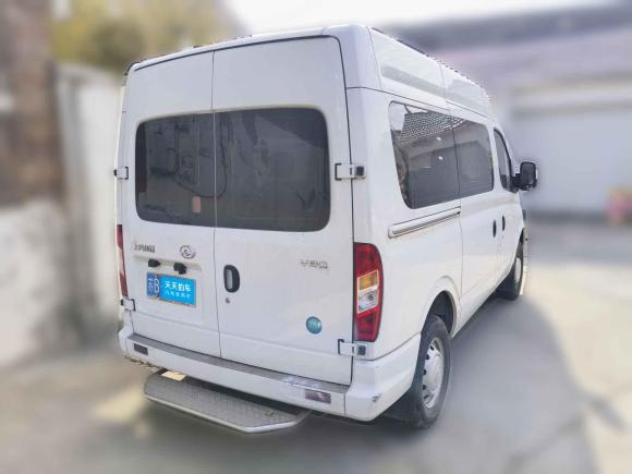 [无锡·苏B] 二手大通新途V802023款 2.0T 手动经典傲运通短轴中顶5/6座