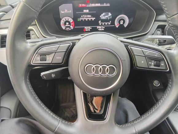 [广州·粤A] 二手奥迪奥迪A4L2020款 40 TFSI 豪华动感型