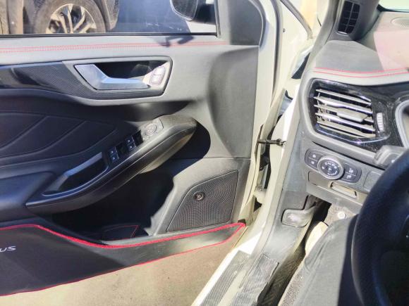 [青岛·苏J] 二手福特福克斯2021款 两厢 EcoBoost 180 自动ST Line