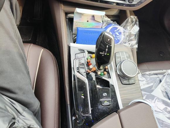 [无锡·苏B] 二手宝马宝马5系2022款 改款二 530Li 领先型 豪华套装