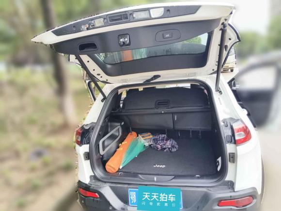 [武汉·鄂A] 二手Jeep自由光2016款 2.4L 专业版