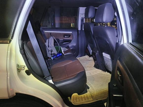 [成都·渝C] 二手哈弗哈弗H5经典2016款 经典版 2.0T 手动四驱精英型