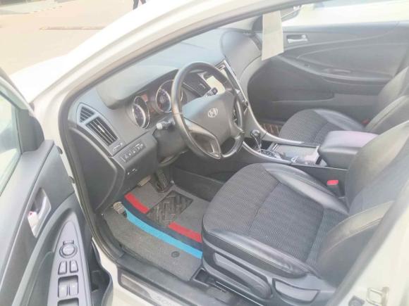 [青岛·鲁B] 二手现代索纳塔2013款 2.0L 自动时尚版