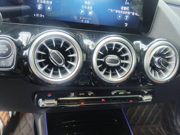 [广州·粤A] 二手奔驰奔驰GLA2022款 改款 GLA 200