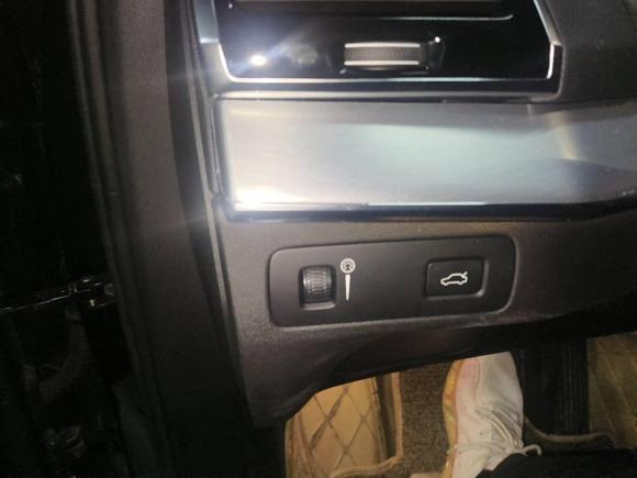 [杭州·浙A] 二手沃尔沃沃尔沃XC902018款 T5 智逸版 7座