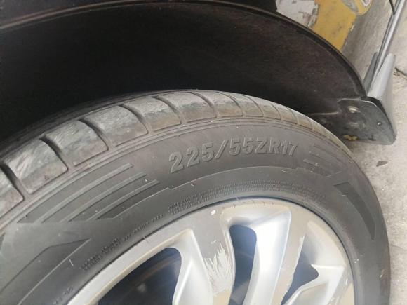 [无锡·苏B] 二手雪铁龙雪铁龙C52013款 2.3L 自动尊贵型