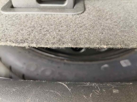 [武汉·鄂A] 二手奥迪奥迪A4L2013款 35 TFSI 自动标准型